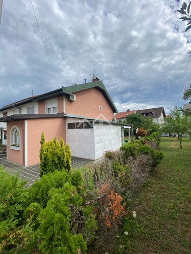 Prostrana kuća 127 m² s garažom i terasom – Velika Gorica