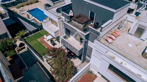 Stan s pogledom na more, jacuzzi, namješten, 2VPM, 130m2, No