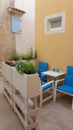 Renovirana kamena kuća nadomak mora, Baška, Krk