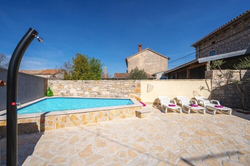 Kuća u nizu sa bazenom, Svetvinčenat, okolica, Istra