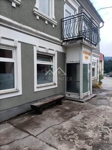 Kuća sa poslovnim prostorom u centru Lokva 320 m2