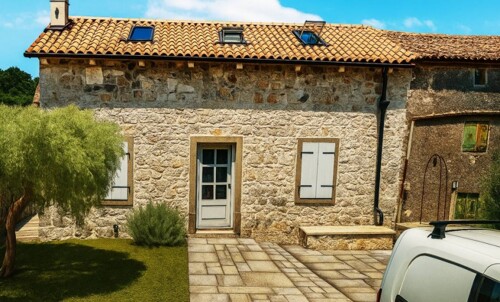 Simpatična kamena kuća na mirnoj lokaciji,Skitača, Istra