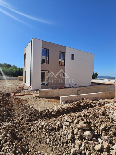 Luksuzna dvojna kuća sa bazenom i pogledom, Jadranovo, 135m2