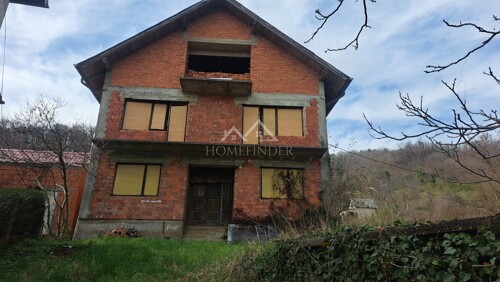 Kuća Čučerje 250m2 sa predivnom okućnicom