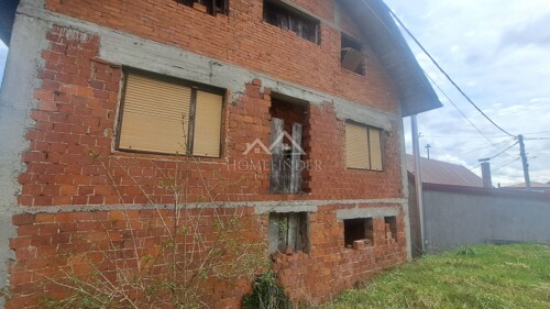 Kuća Čučerje 250m2 sa predivnom okućnicom