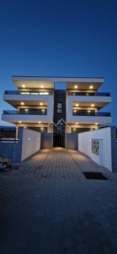 Novalja - Četverosobni stan s panoramskim pogledom na more,