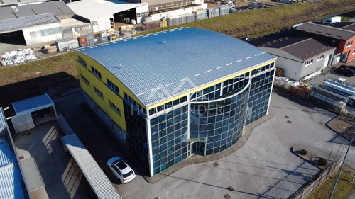 Poslovna zgrada 1500 m² u Krapini – odlična lokacija