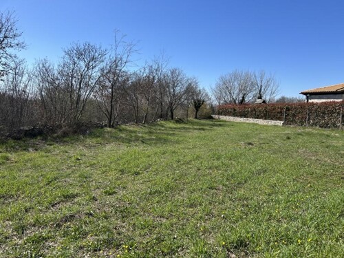 Zemljište sa dozvolom i plaćenim komunalijama, Svetvinčanat,