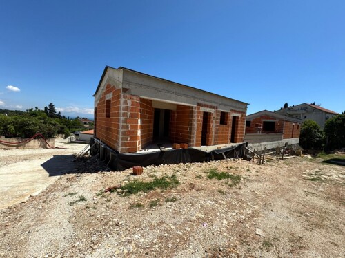 Dvije kuće u roh bau fazi nedaleko mora, Premantura, Istra