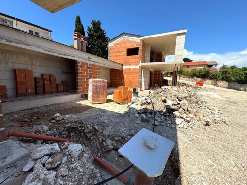 Dvije kuće u roh bau fazi nedaleko mora, Premantura, Istra