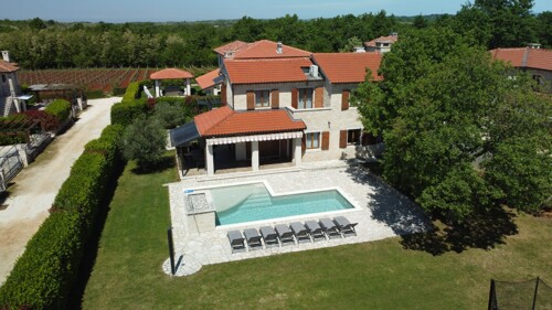 Nova kamena villa s bazenom, Višnjan, Istra