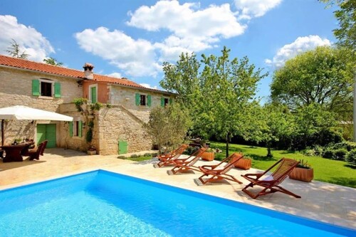 Kamena kuća sa bazenom u okolici Žminja, Istra