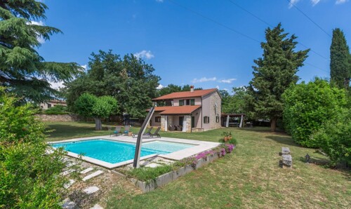 Kuća sa bazenom i velikom okućnicom, Poreč,okolica,Istra