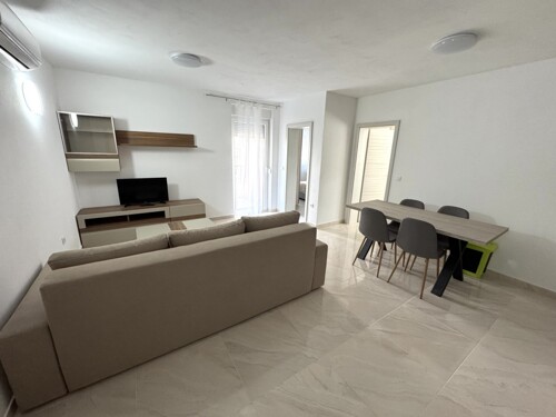 Dvosobni stan na 1. katu novogradnje, Peroj, Istra