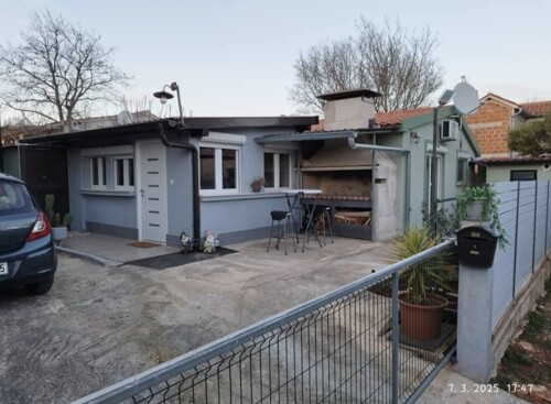 Prizemnica u okolici Kavrana, Istra