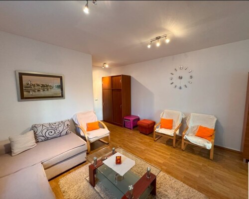 Stan s prostranim vrtom na mirnoj lokaciji, Novigrad, Istra