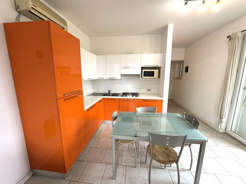 VOLME,STAN S POGLEDOM NA MORE I GARAŽOM!!