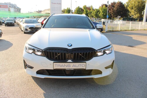 BMW serija 3 330e Touring *LED, PANORAMA, NAVIGACIJA*