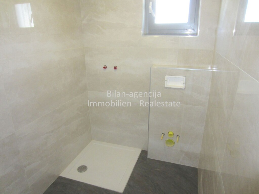 Image 4784118 - 10