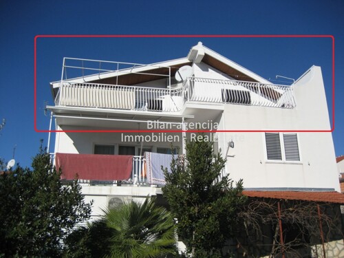 Stan, Vodice,centar,mirno, pogled na more
