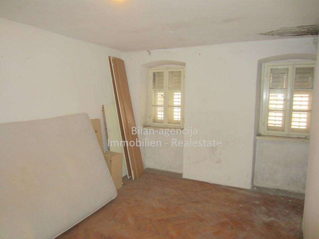 Image 4830257 - 11