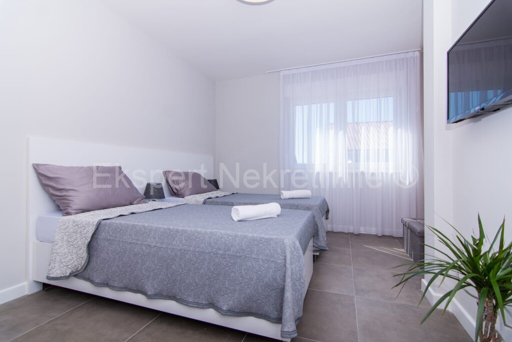 Image 4834260 - 7