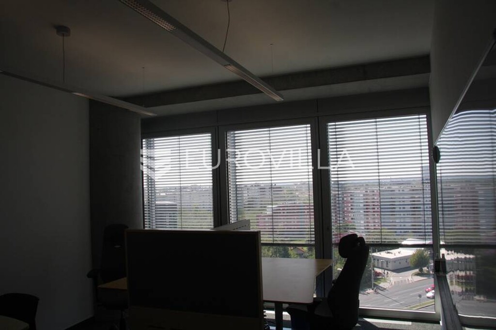 Image 4839257 - 5