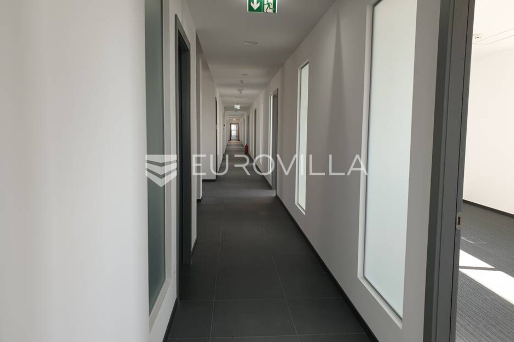Image 4839336 - 6