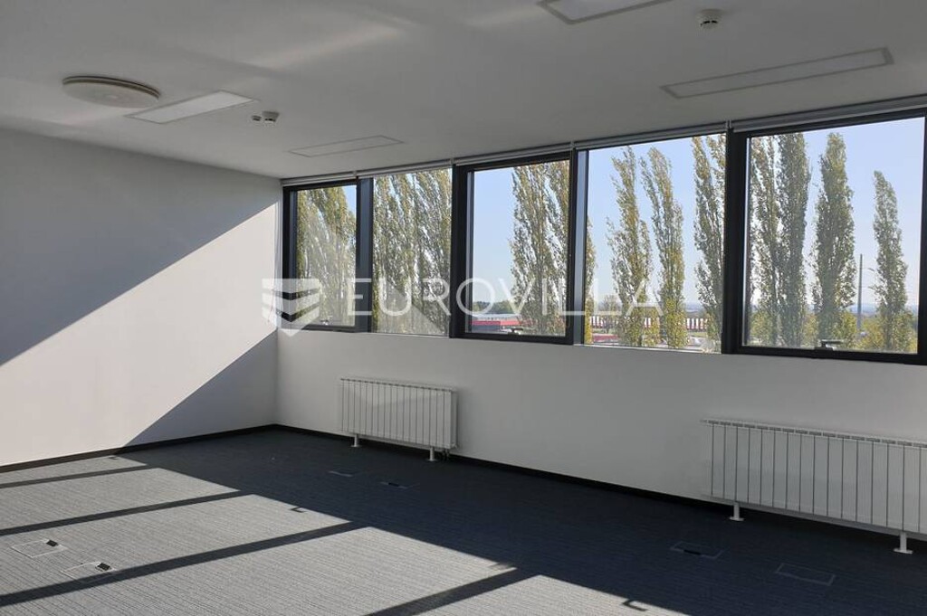 Image 4839336 - 5