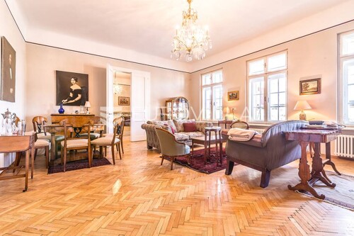 Marulićev trg, luksuzan četverosoban stan 175m2
