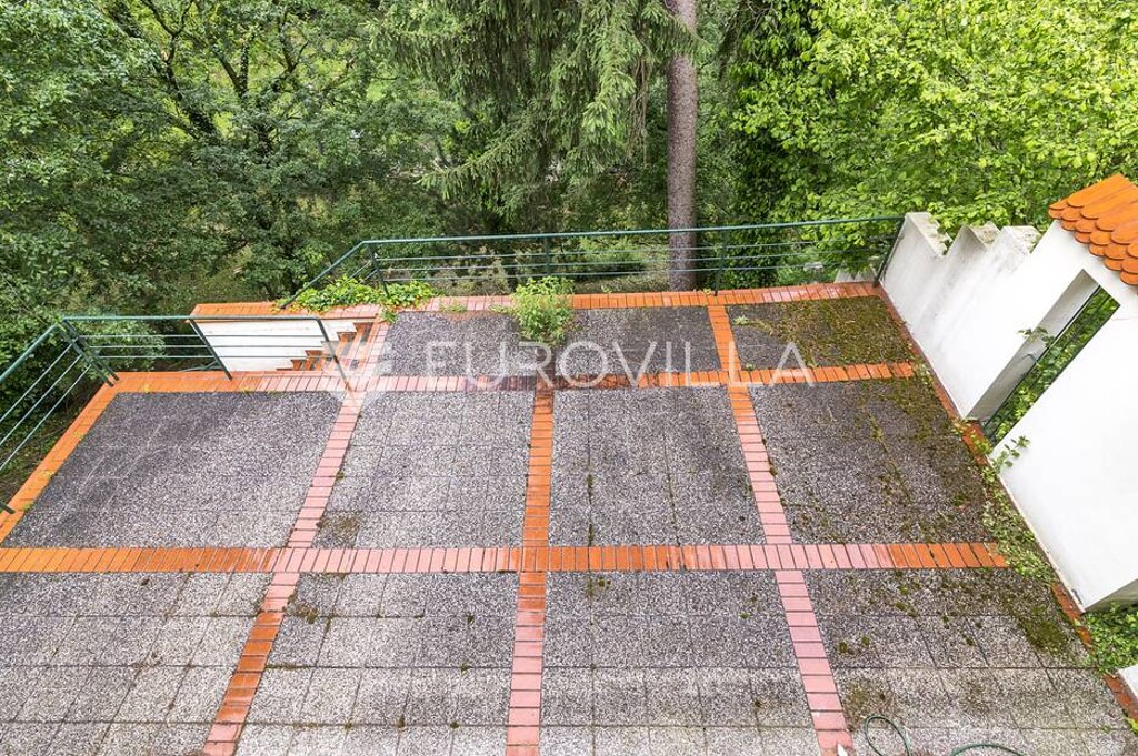 Image 4839608 - 19