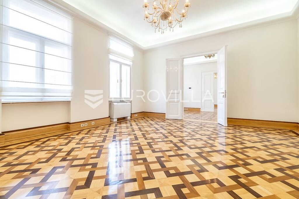 Image 4839732 - 3