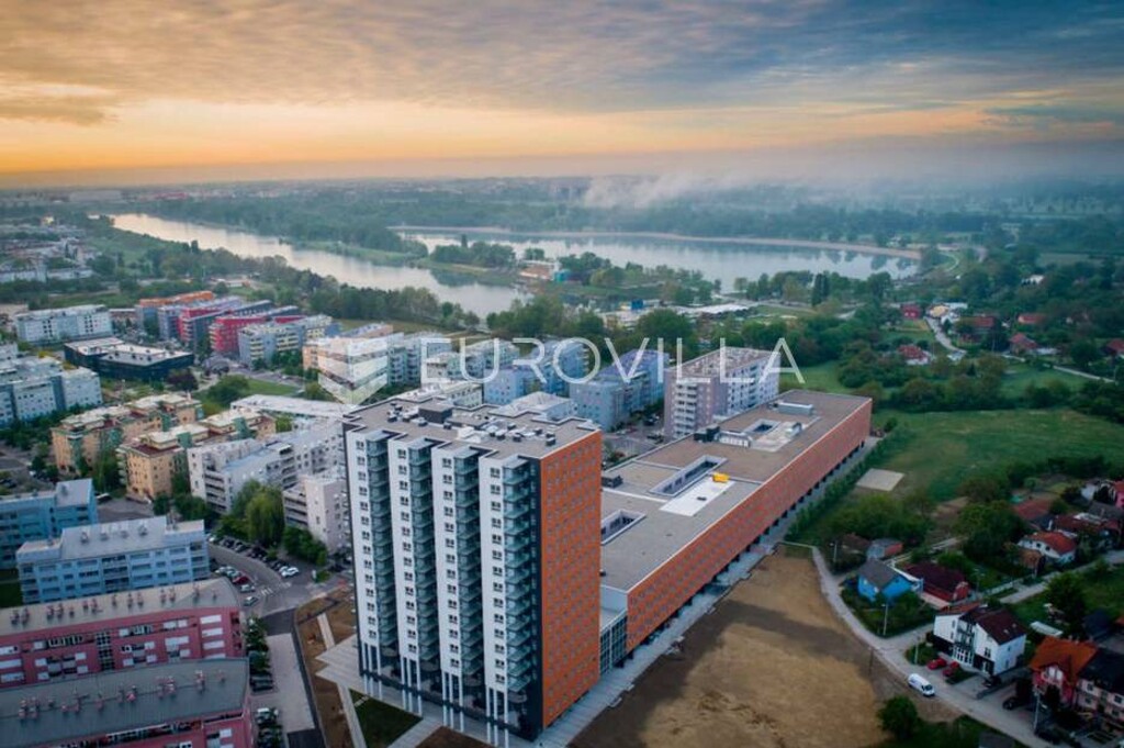 Image 4840361 - 10