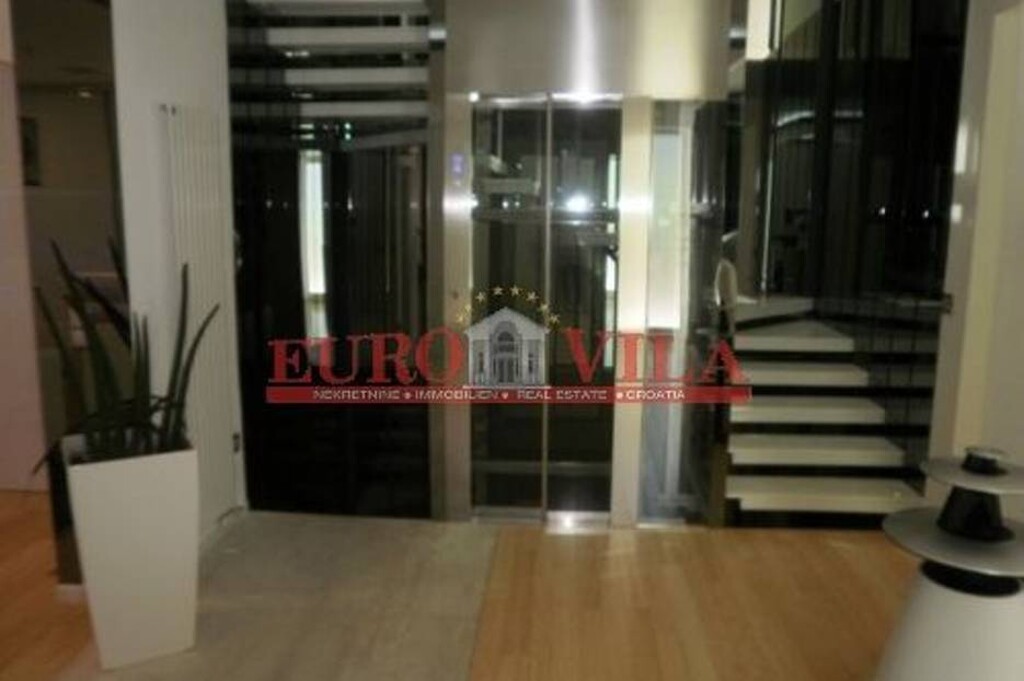 Image 4840420 - 5