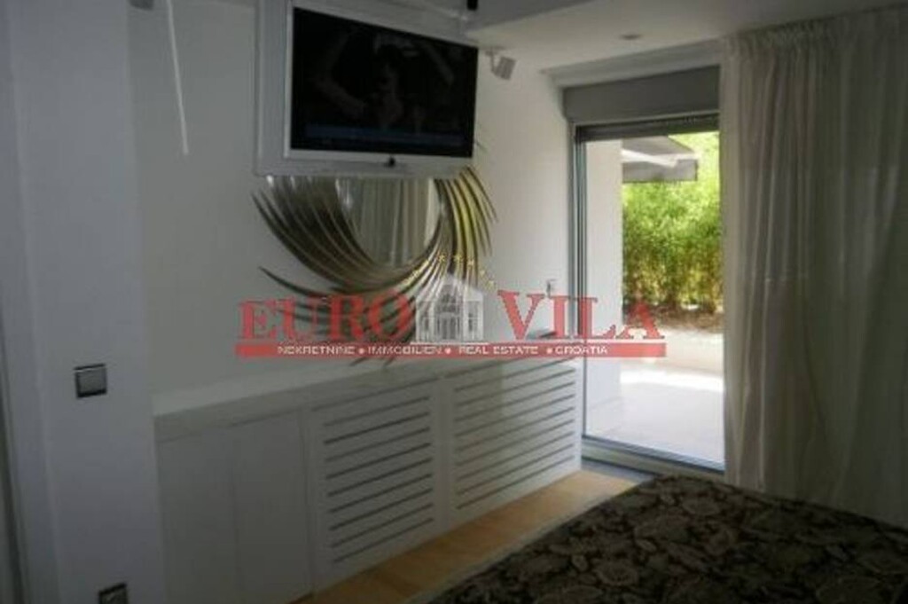 Image 4840420 - 9