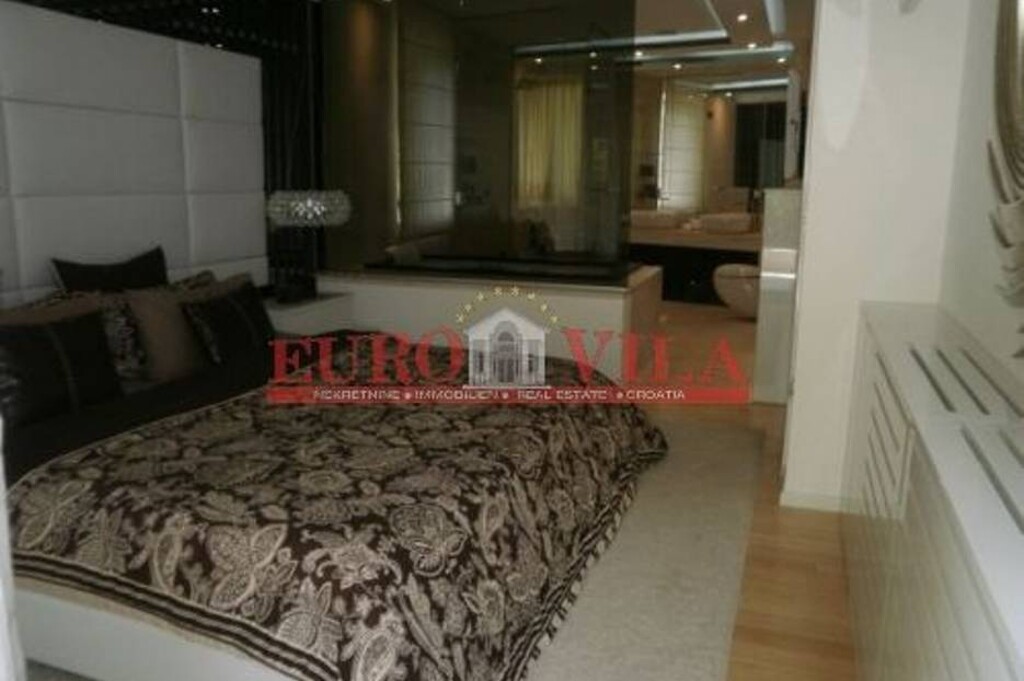 Image 4840420 - 11