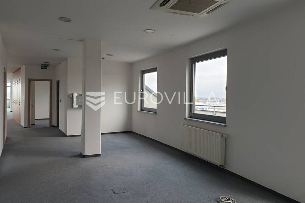 Image 4840425 - 6