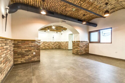 Thumbnail 4840548 - 4