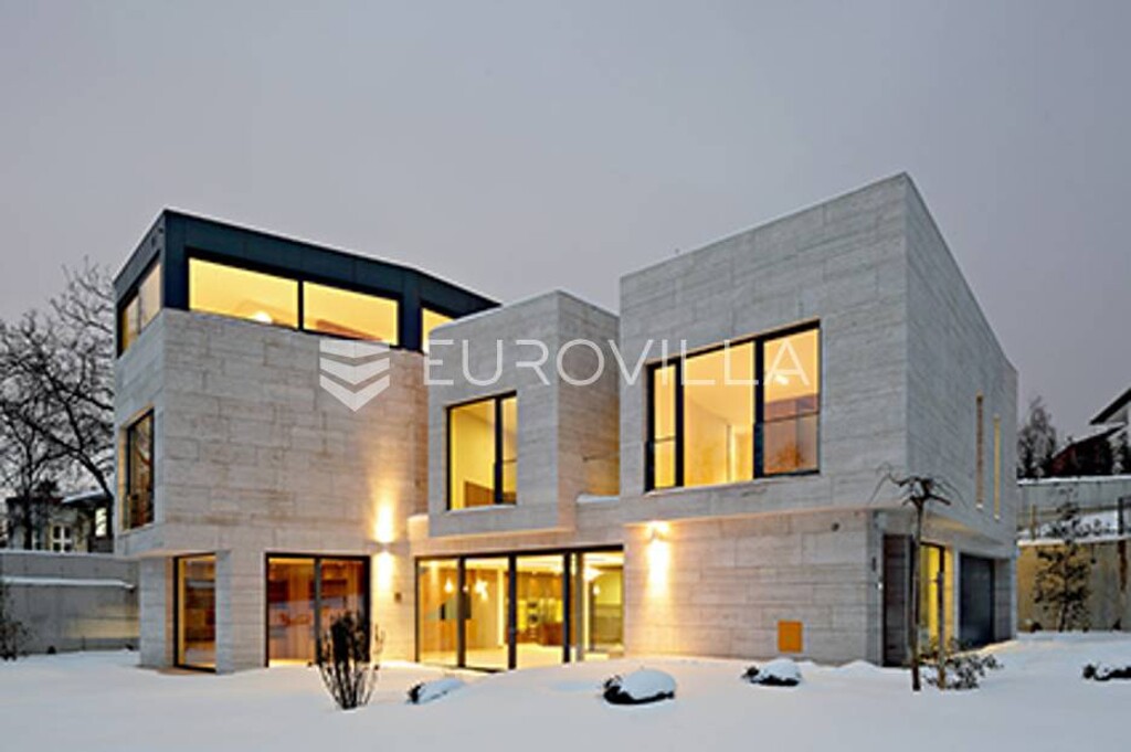Image 4840742 - 35