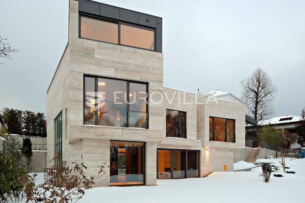 Image 4840742 - 5