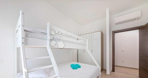 Thumbnail 4841832 - 18