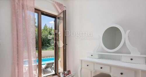 Thumbnail 4841832 - 10