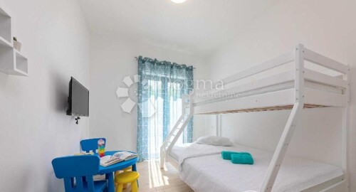 Thumbnail 4841832 - 17