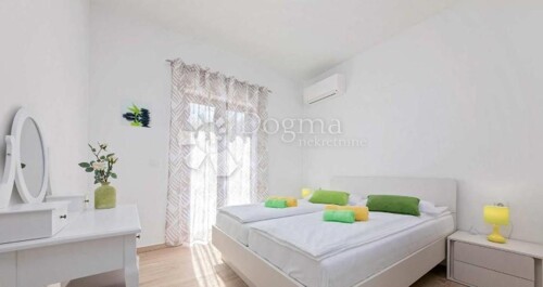 Thumbnail 4841832 - 14