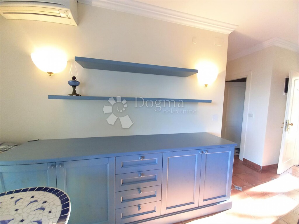 Image 4841919 - 7