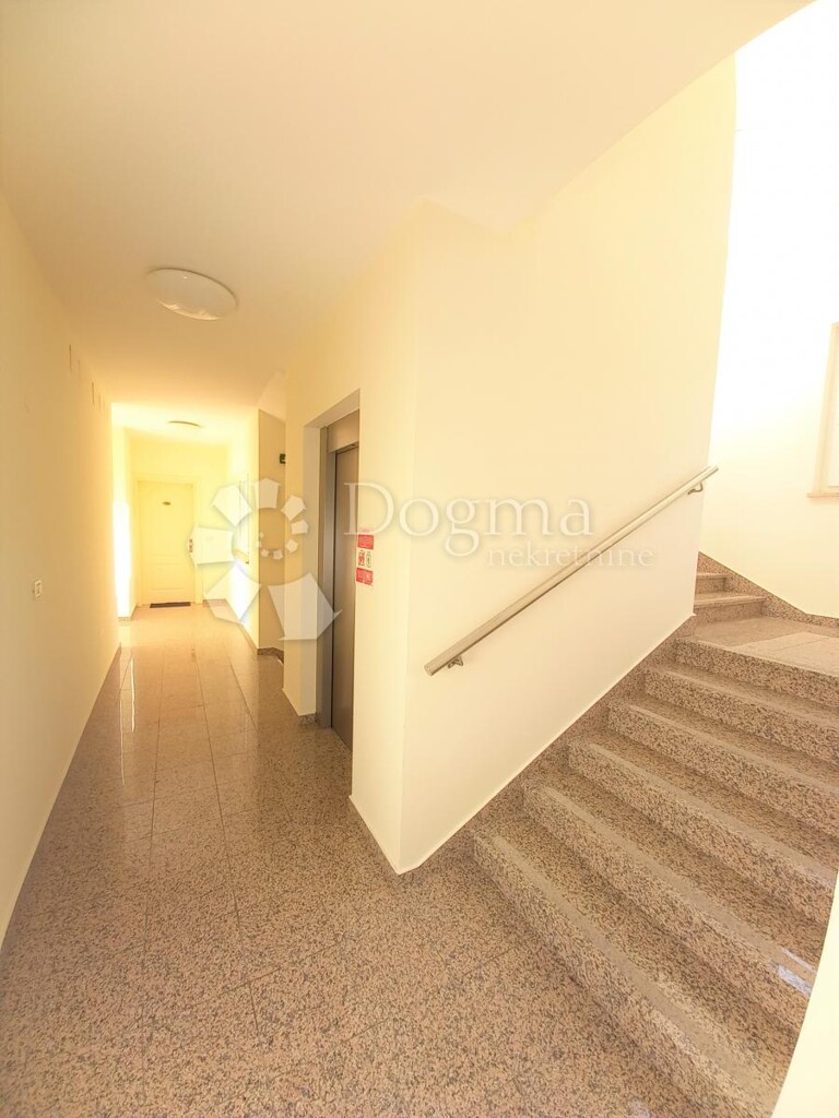 Image 4841919 - 17