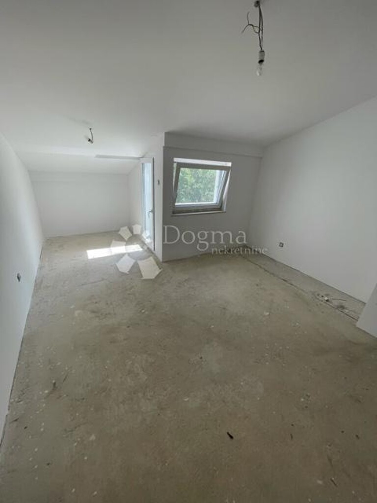 Image 4842628 - 12