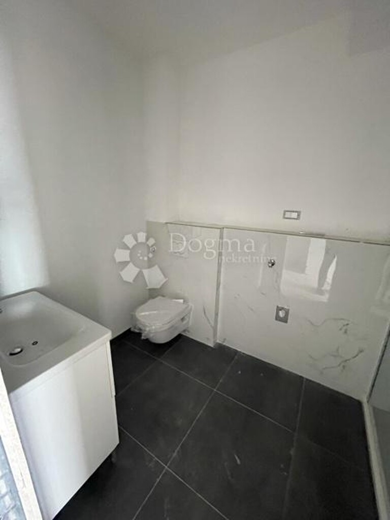 Image 4842628 - 15
