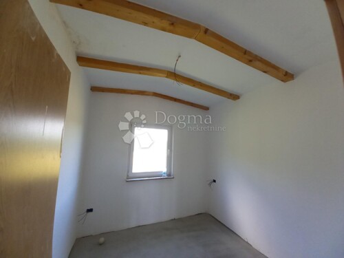 Thumbnail 4842655 - 11