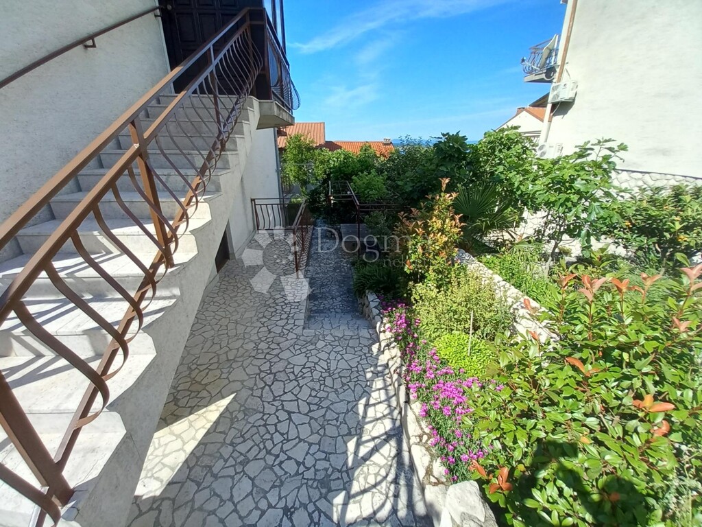 Image 4842745 - 10